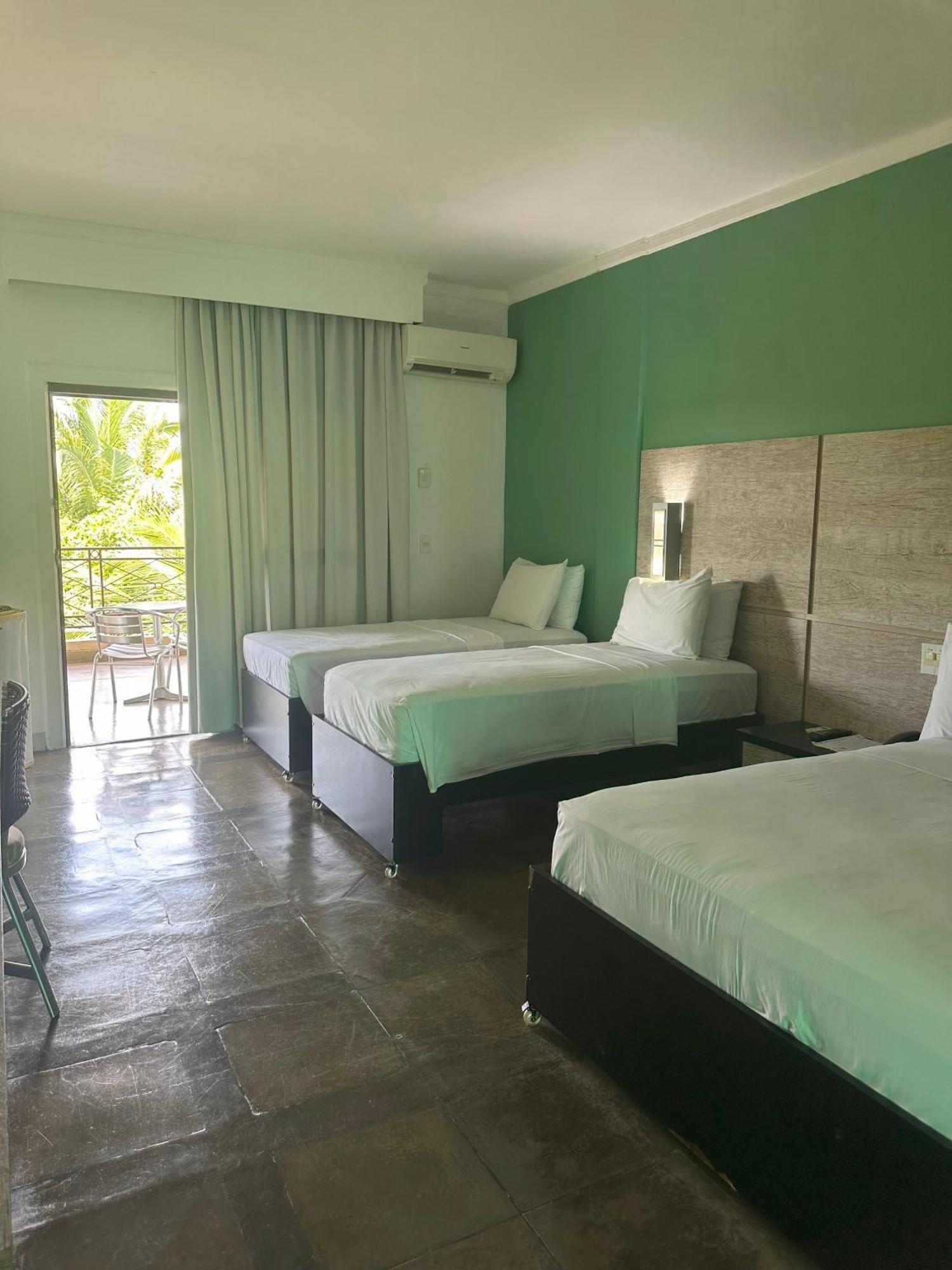 Araguaia Hotel Барра-ду-Гарсас Экстерьер фото