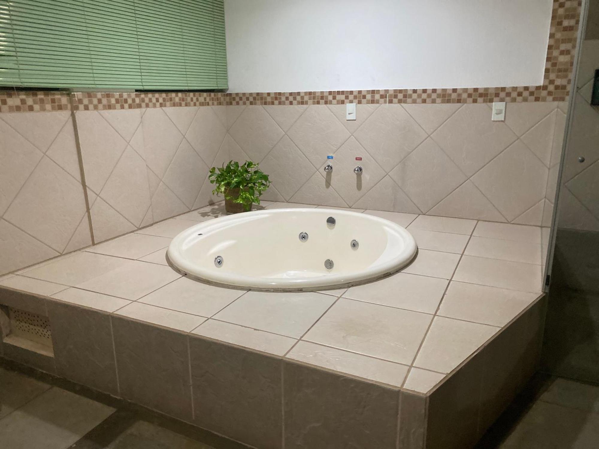 Araguaia Hotel Барра-ду-Гарсас Экстерьер фото